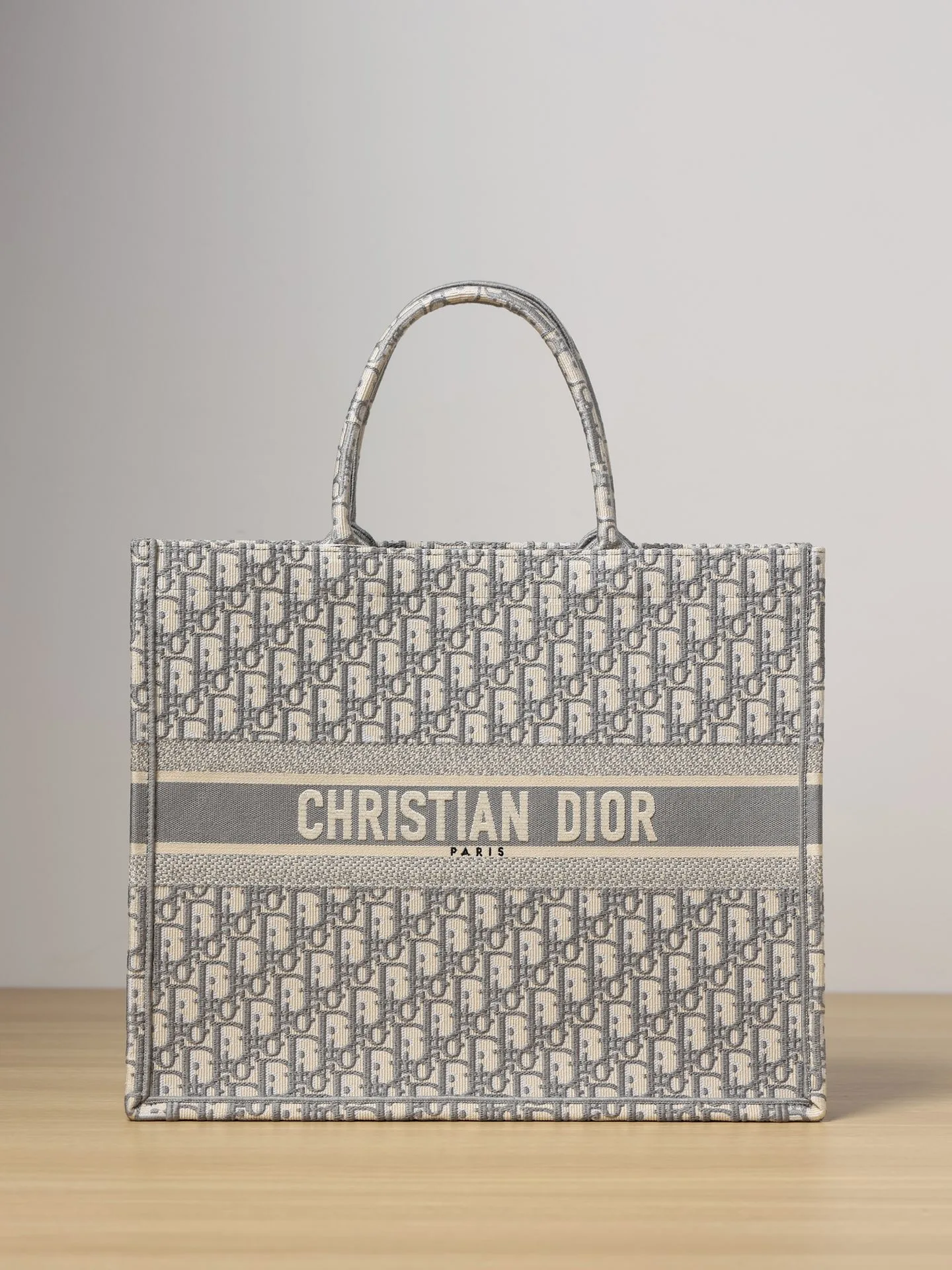 Large Dior Book Tote M1286ZRIW 42 x 35 x 18.5 cm