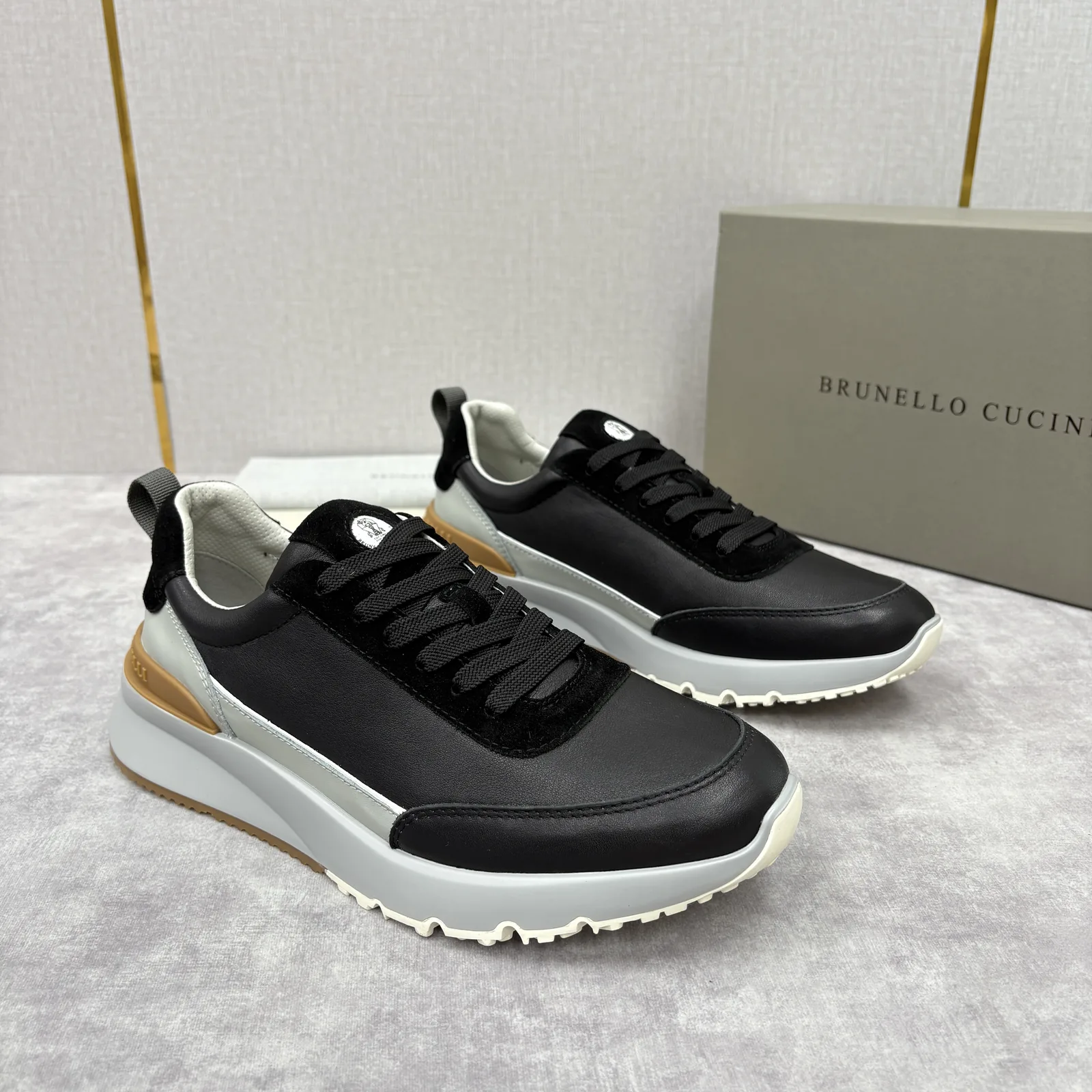 Brunello Cucinelli 로우탑 스니커즈