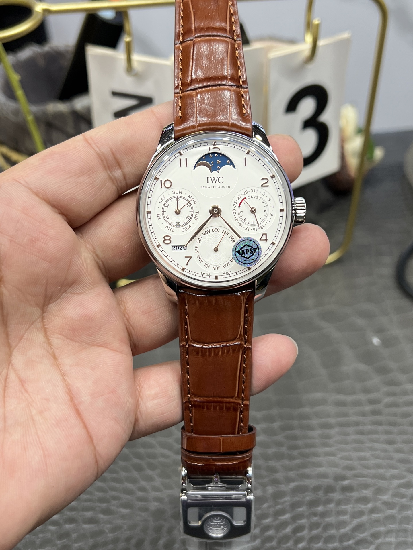 APS  l 52610 무브먼트 l 44.2 mm l 포르투기저 퍼페추얼 캘린더 IW503312
