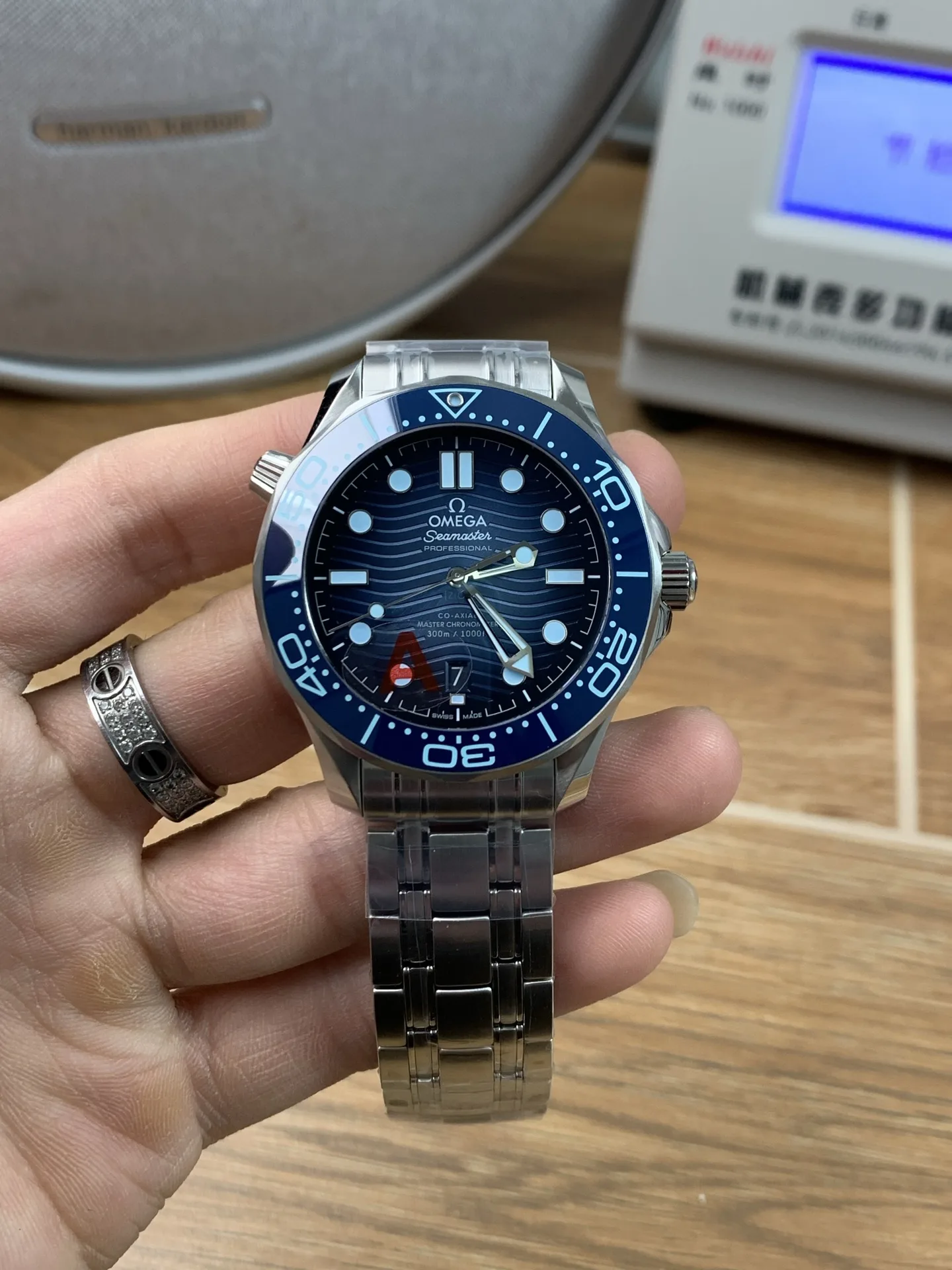 VS | 8800 무브먼트｜42mm l 오메가 씨마스터 다이버 300M  210.30.42.20.03.003