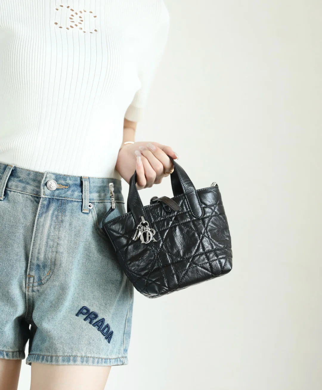디올mini 뚜주흐 버티컬 토트백  13 x 15 x 12 cm