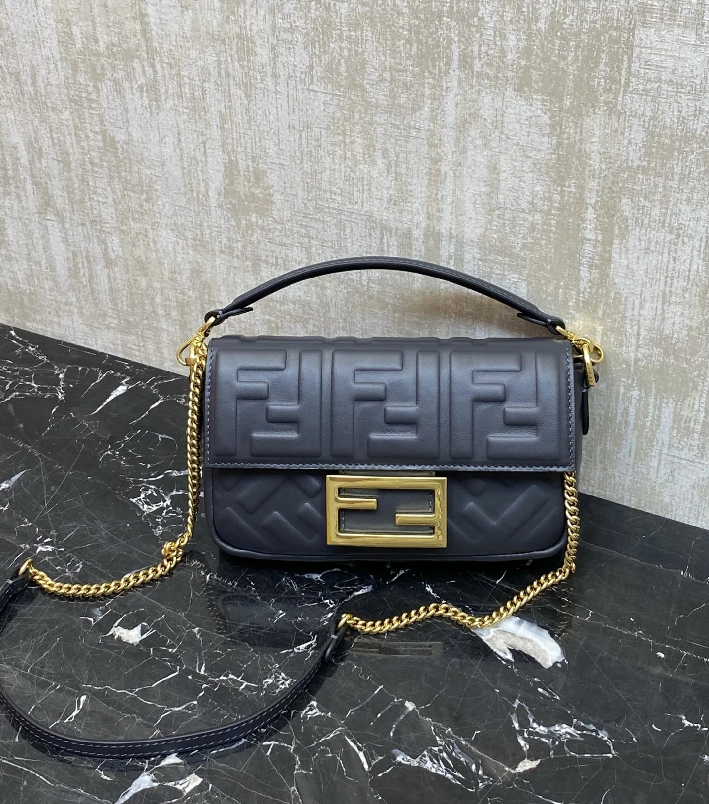 펜디 바게트®  FF 미니  백 4X19X 11.5 cm