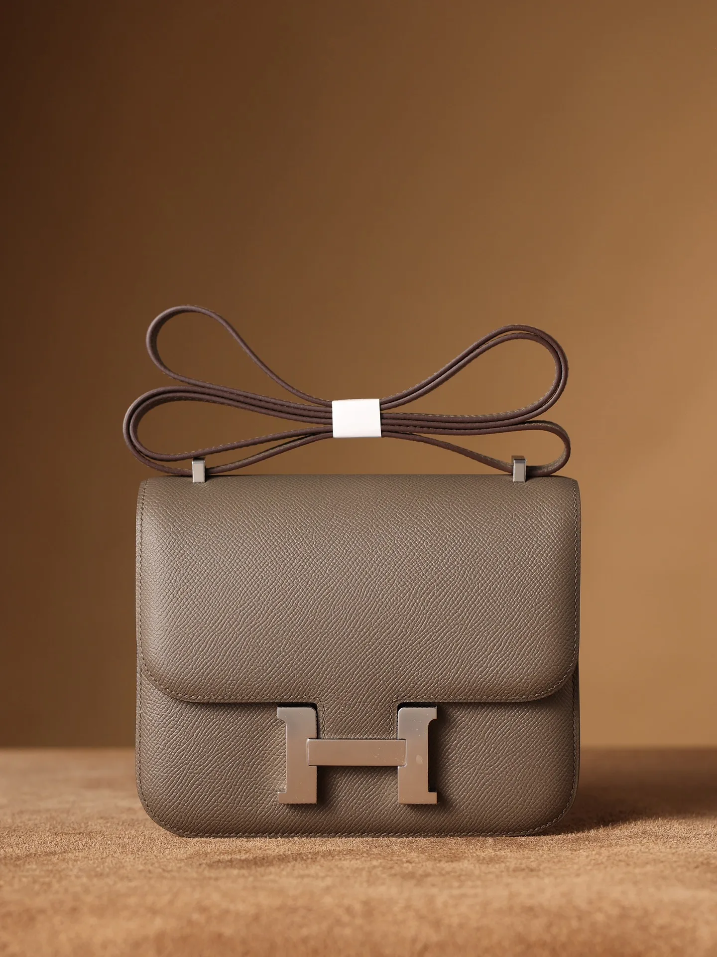 M9 Hermès Constance 18