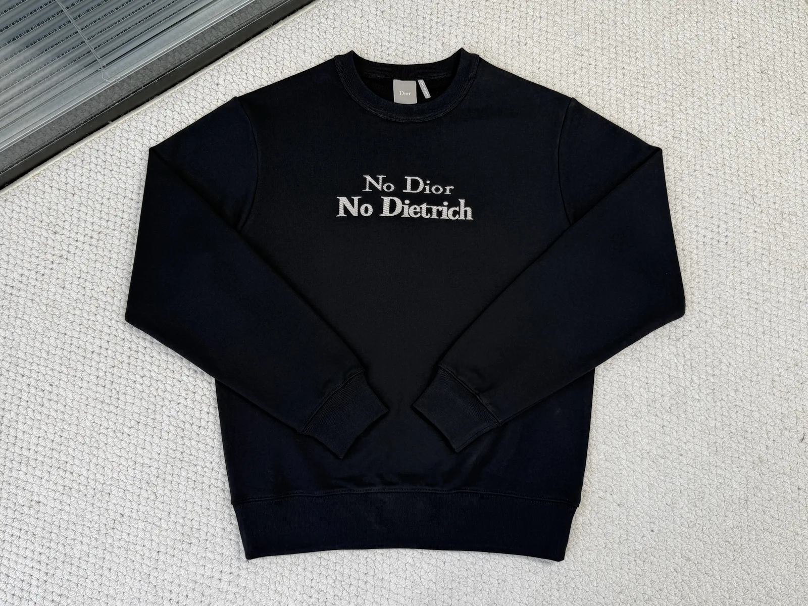 dior 자수 스웨트셔츠, 캐주얼 핏 693J662A3105