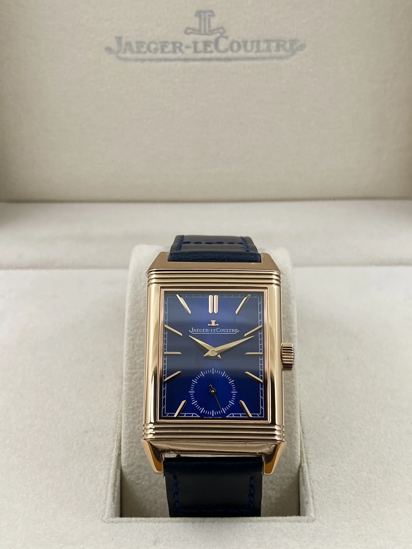 MG l 854A/2  l 45.6 x 27.4mm l Jaeger-LeCoultre 리베르소 트리뷰트
