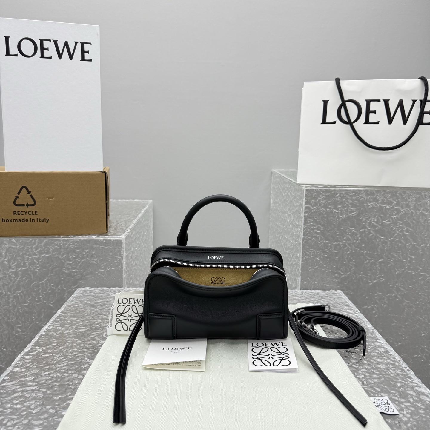 로에베  Mini Amazona 180 bag 20x 7x 11cm