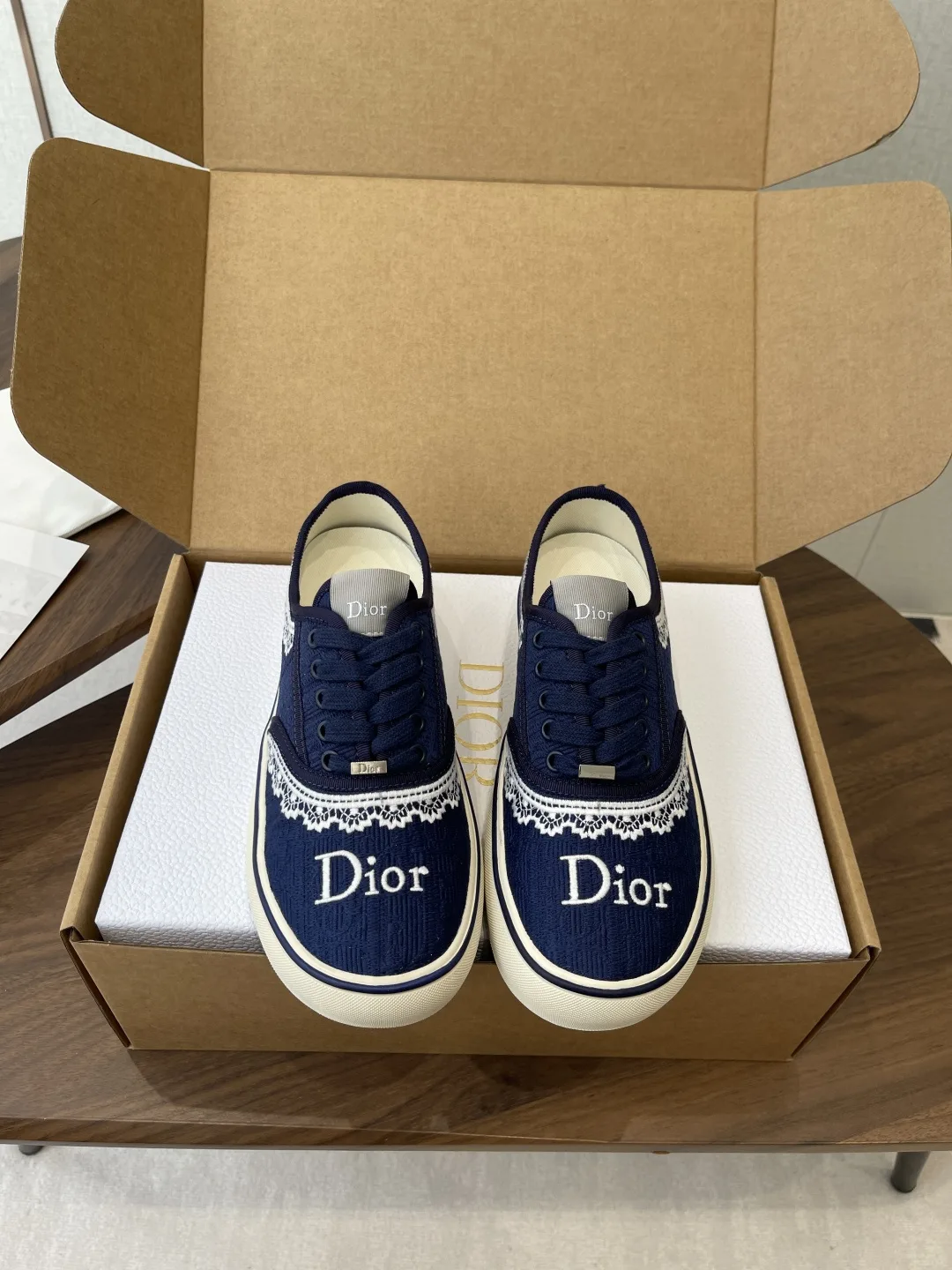 디올 Dior Saltwind Sneaker KCK519OCC