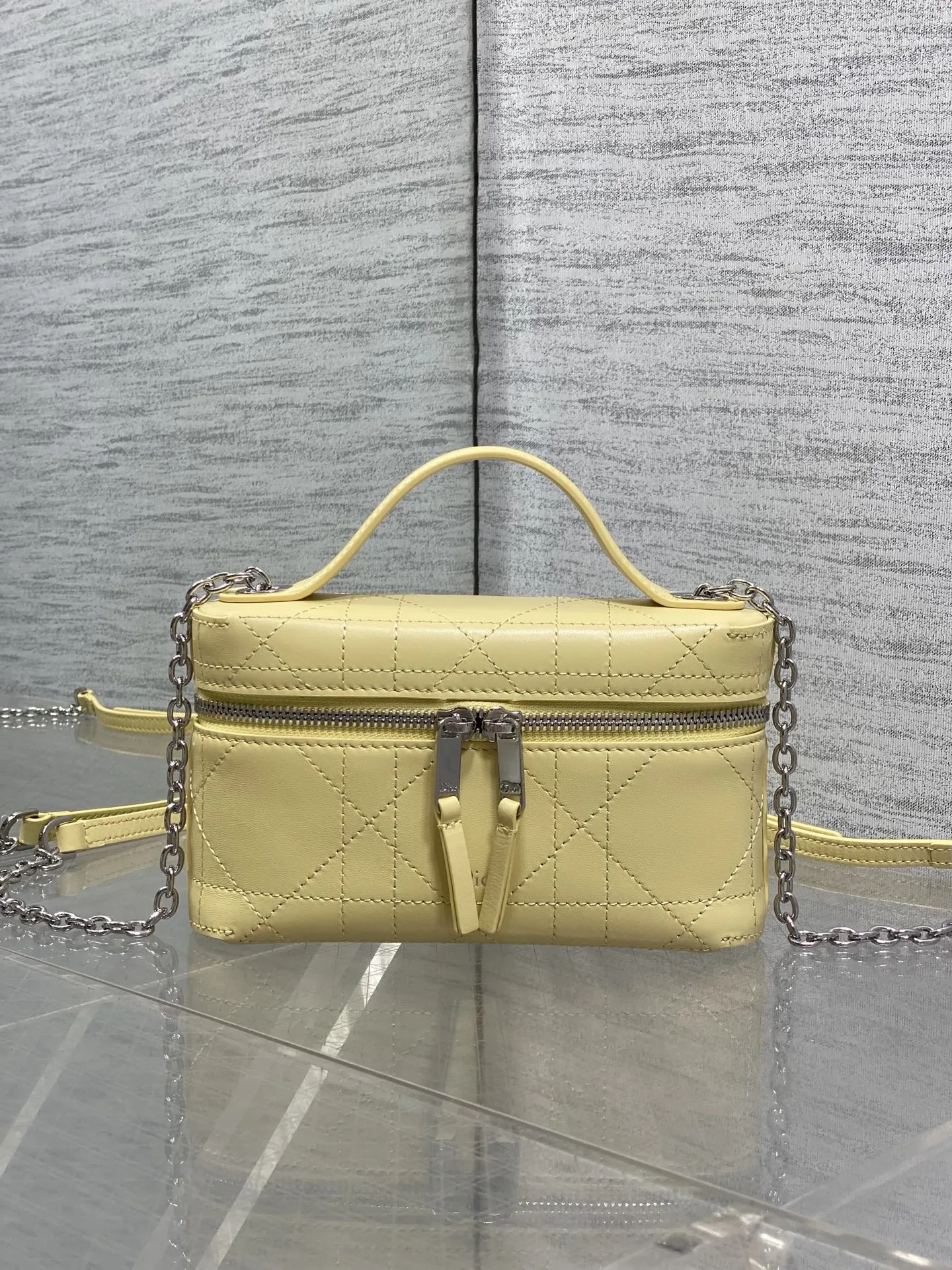 Dior Trianon Soft Vanity Mini Bag S4613OSRO 19*16.5*5.5cm