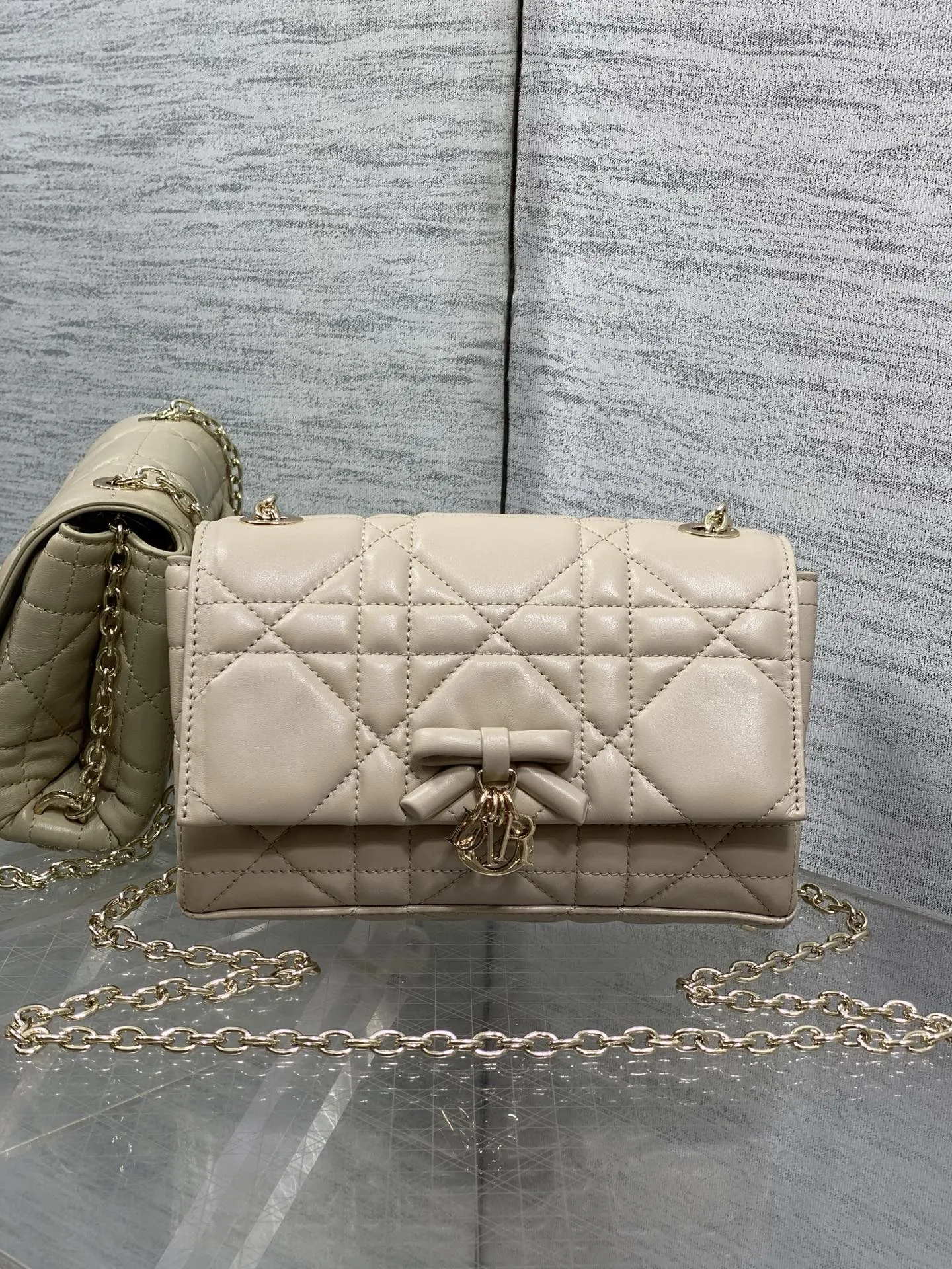 디올 Macrocannage 플랩 체인 미니 백  S2612OUWY_M900 21*11.5*7cm