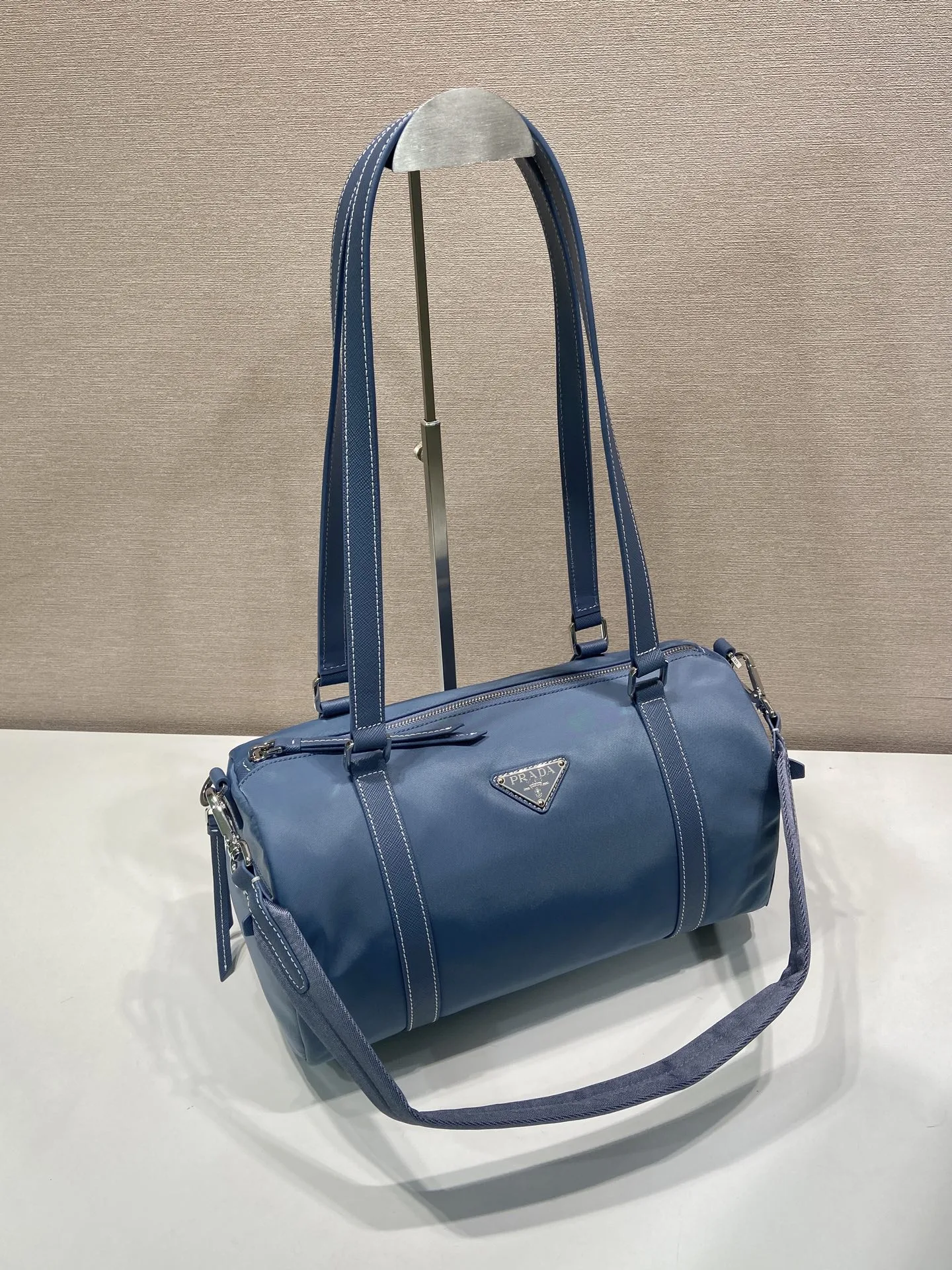 프라다 여성 Re Nylon 및 사피아노 소재의 1BB154  32.5x17x16.5cm