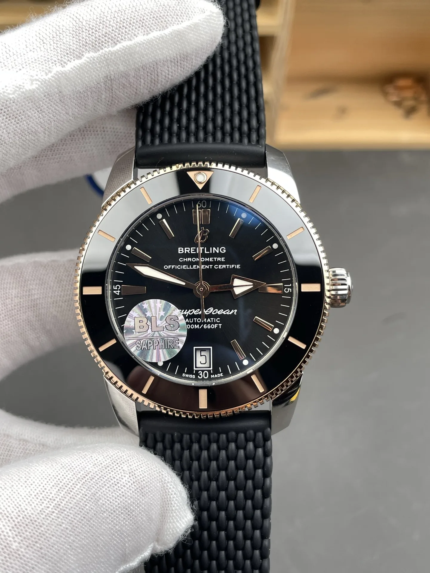 BLS l 2824 cal B20 l  42 mm l 브라이틀링 슈퍼오션 헤리티지 UB2010121B1S1