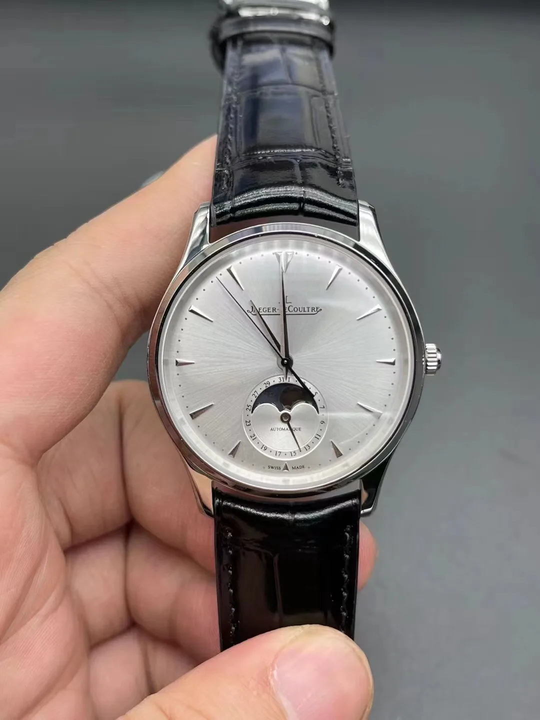 ZF | 예거르쿨트르 마스터 울트라 씬 문｜39mm｜Q1368430｜Cal.925 무브먼트
